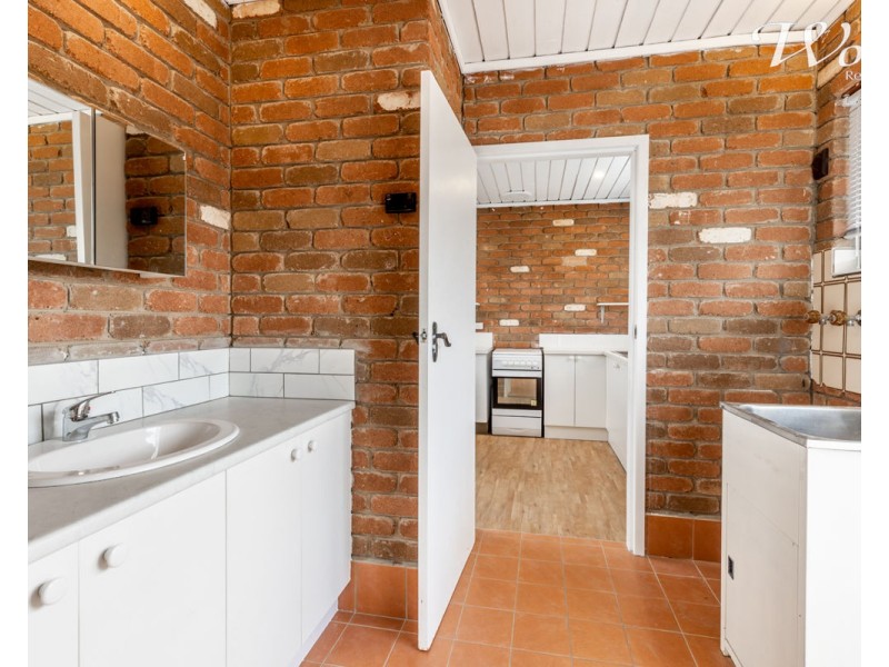 4/398 Kotthoff St, Lavington NSW 2641