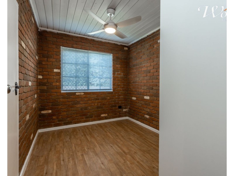 4/398 Kotthoff St, Lavington NSW 2641