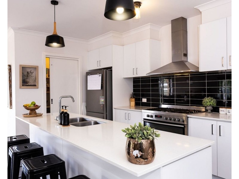 577 Chant St, Lavington NSW 2641