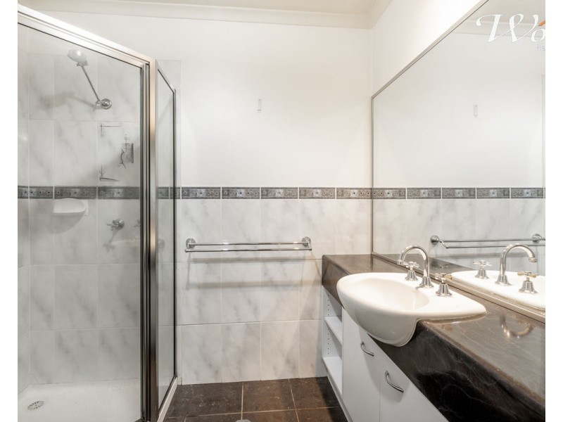 40 Winnell Crt, Thurgoona NSW 2640
