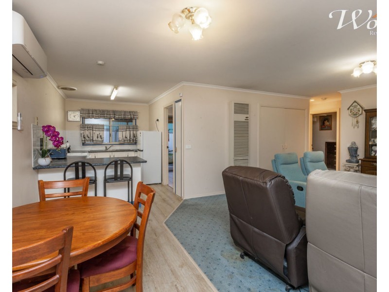 2/42 Jackling Dr, Lavington NSW 2641