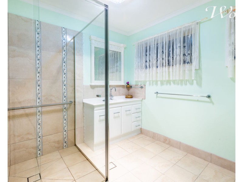 2/42 Jackling Dr, Lavington NSW 2641