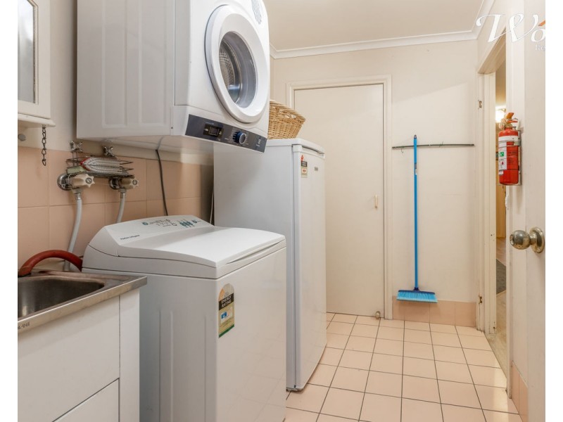 2/42 Jackling Dr, Lavington NSW 2641