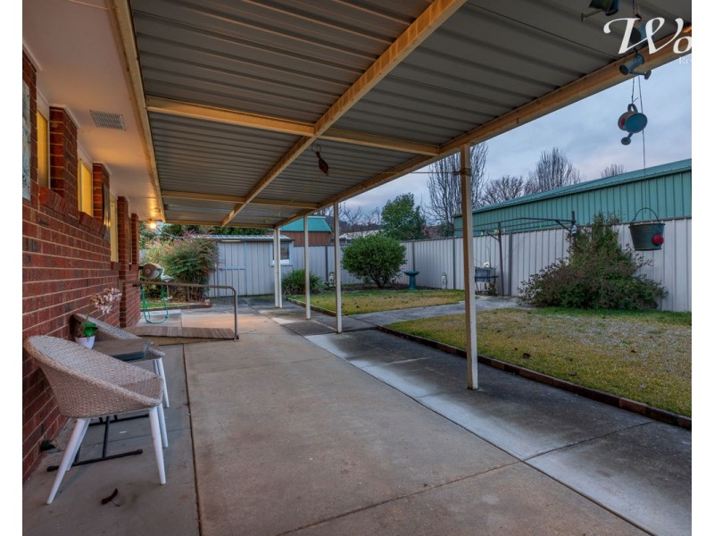 2/42 Jackling Dr, Lavington NSW 2641