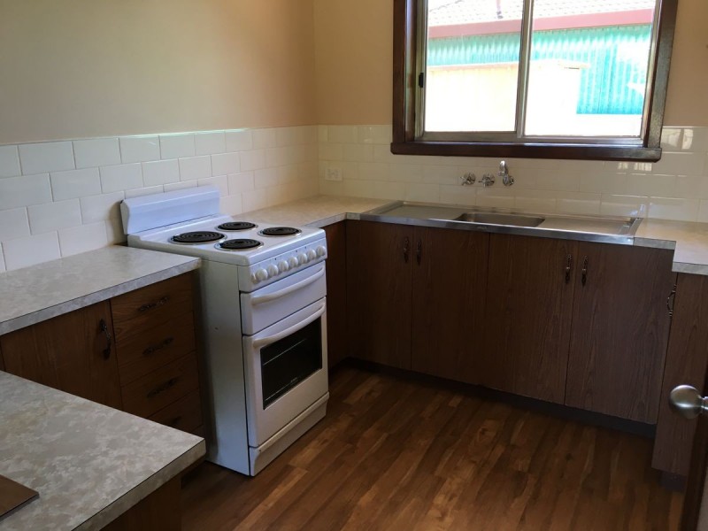 2/525 Kaitlers Road, Lavington NSW 2641