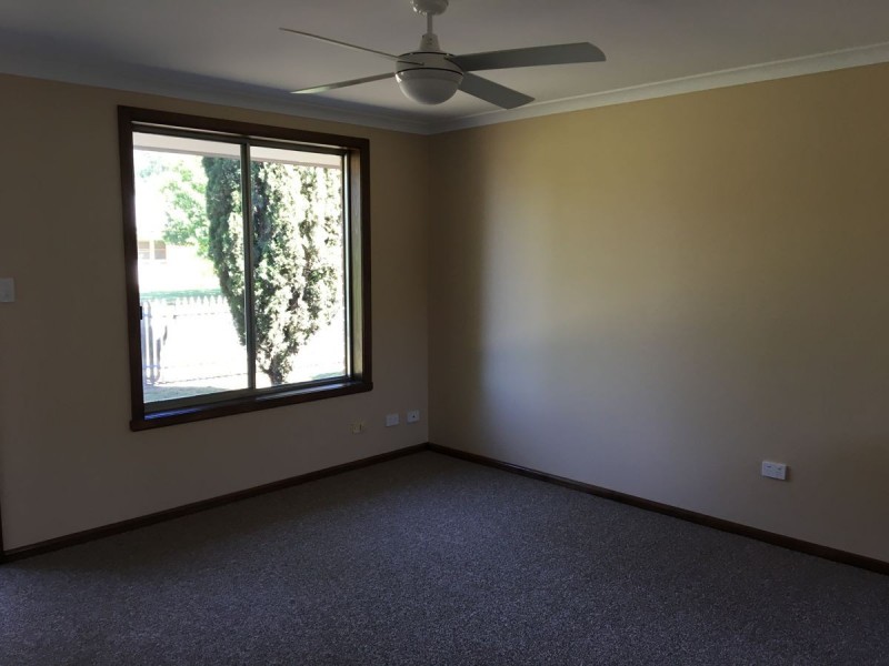 2/525 Kaitlers Road, Lavington NSW 2641