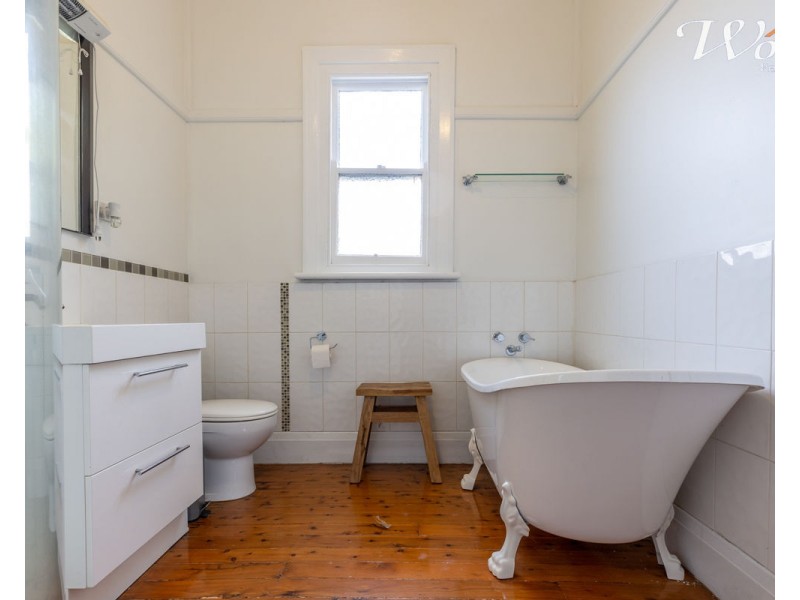 42 Comer St, Henty NSW 2658