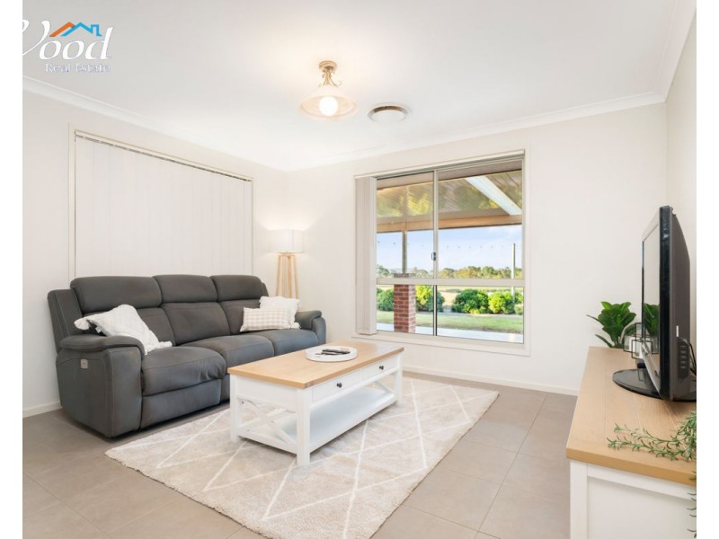 181 Alexandra Way, Table Top NSW 2640