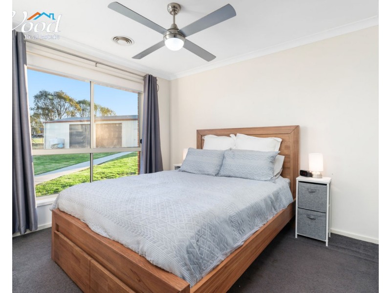 181 Alexandra Way, Table Top NSW 2640