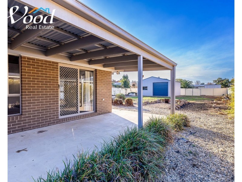 15 Fourth St, Henty NSW 2658