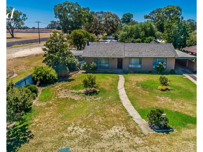 2 Balfour St, Culcairn NSW 2660