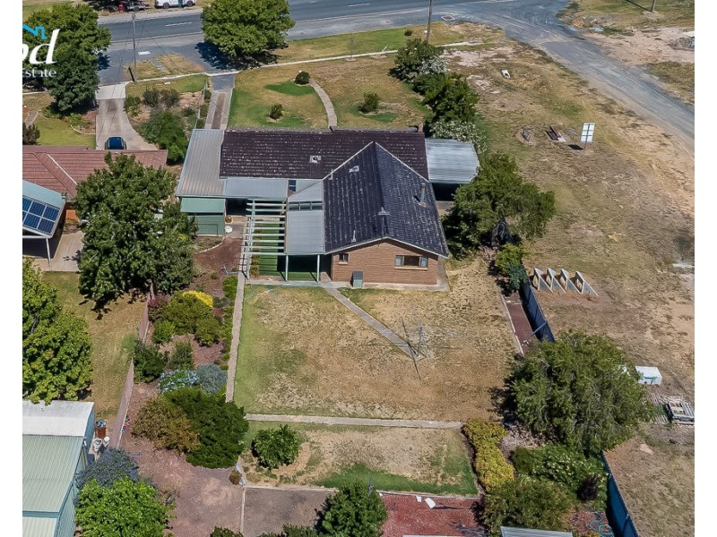 2 Balfour St, Culcairn NSW 2660