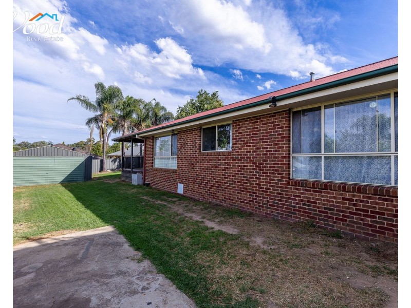 249 Desmond St, Lavington NSW 2641