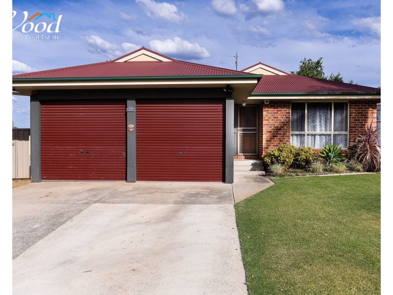 249 Desmond St, Lavington NSW 2641