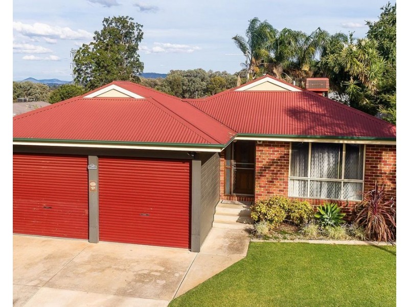 249 Desmond St, Lavington NSW 2641