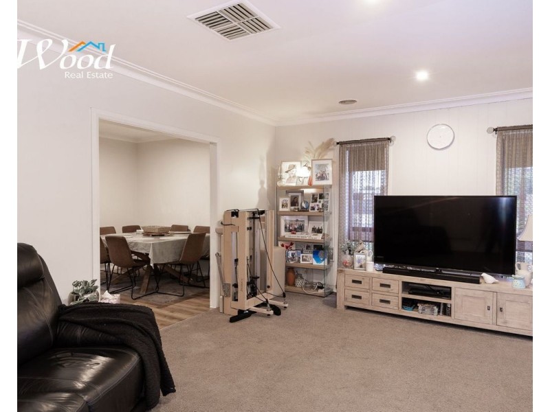 563 Grayfern Crt, Lavington NSW 2641