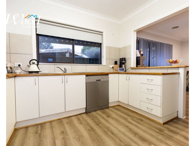 563 Grayfern Crt, Lavington NSW 2641