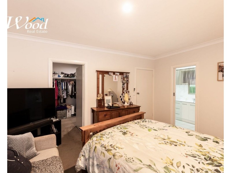 563 Grayfern Crt, Lavington NSW 2641