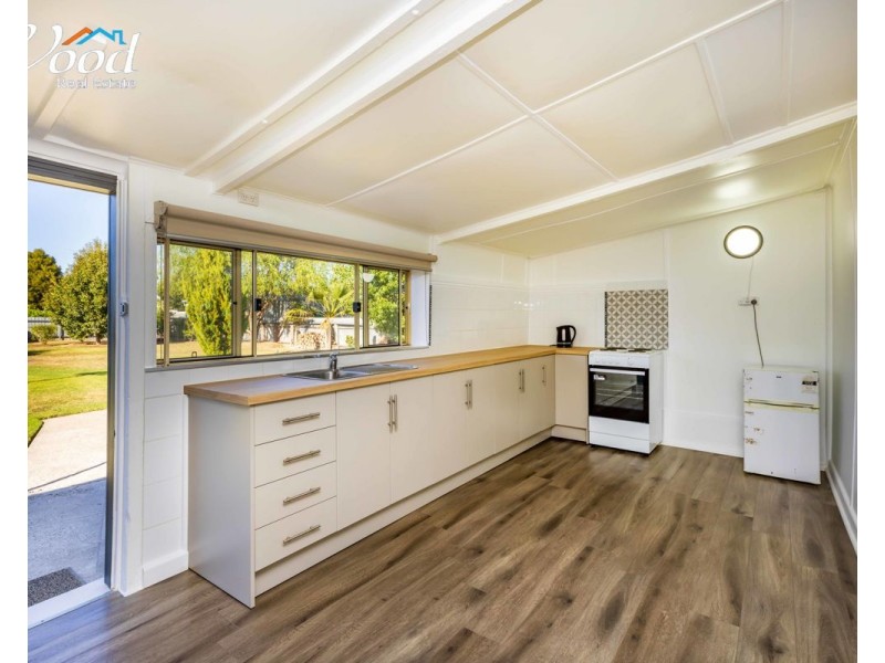 15 Day St, Henty NSW 2658
