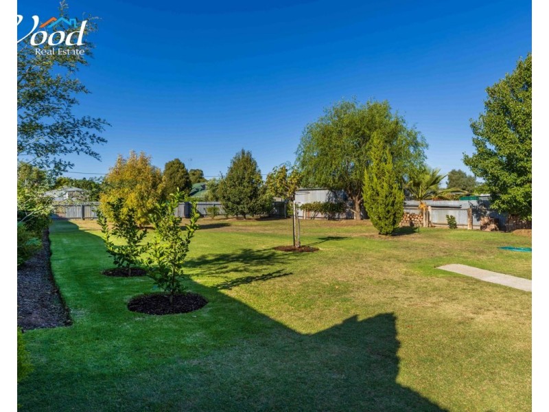 15 Day St, Henty NSW 2658