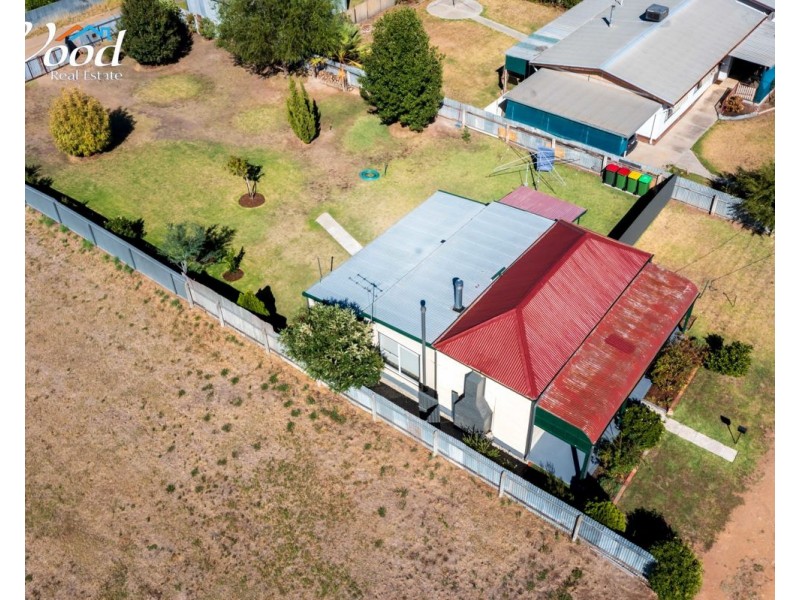 15 Day St, Henty NSW 2658