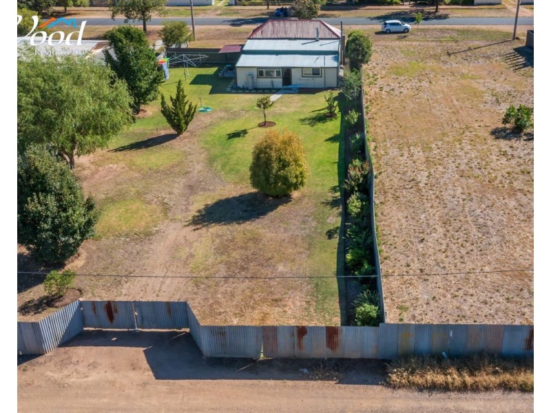 15 Day St, Henty NSW 2658