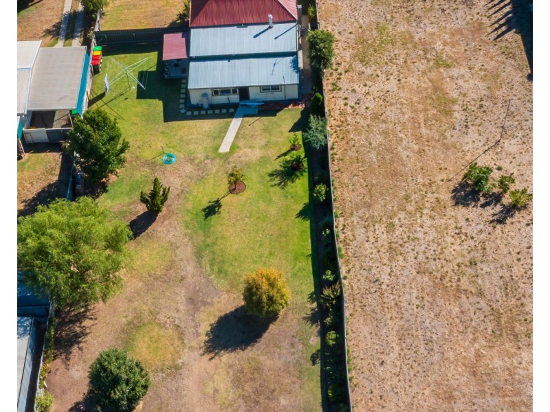 15 Day St, Henty NSW 2658