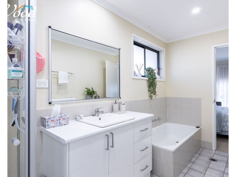 26 Daysdale Way, Thurgoona NSW 2640