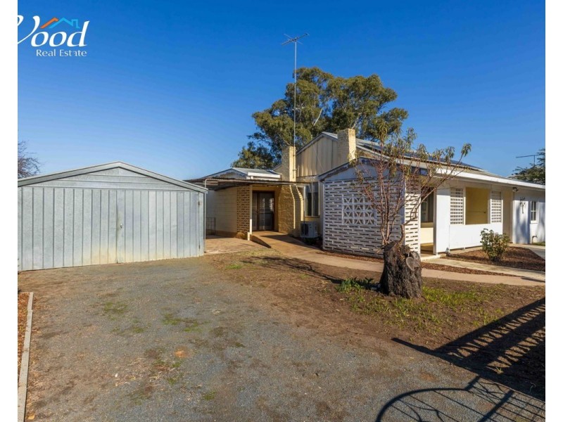 5 Elm St, Henty NSW 2658