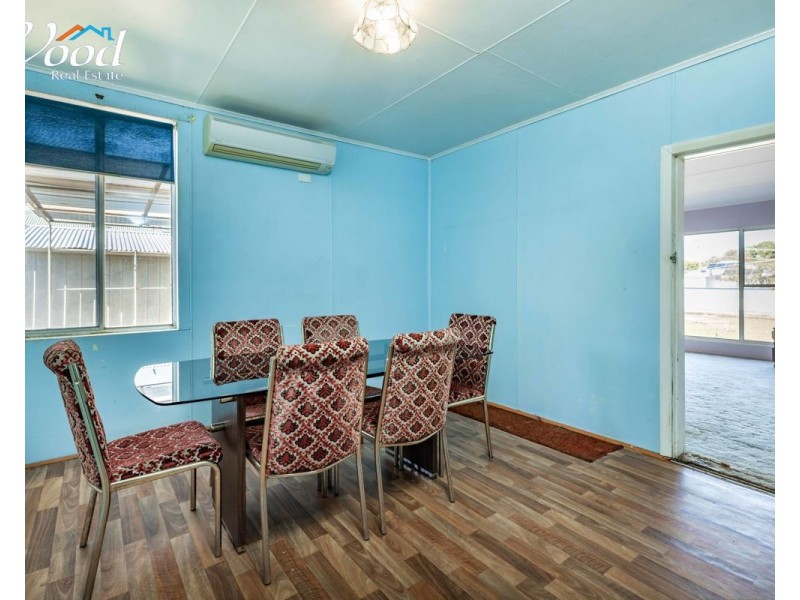 5 Elm St, Henty NSW 2658