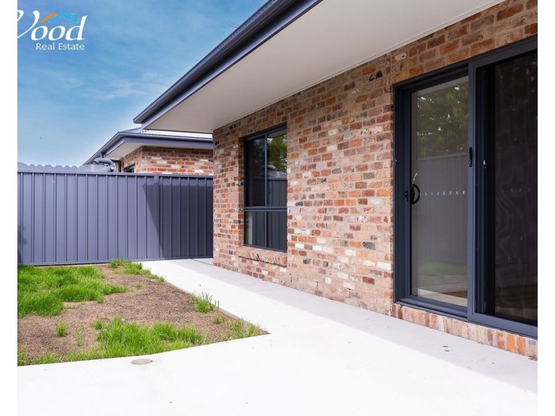 1-4/516 Kotthoff St, Lavington NSW 2641