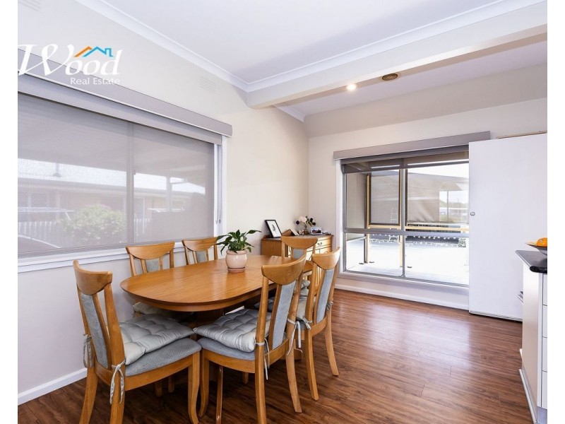385 Griffith Rd, Lavington NSW 2641