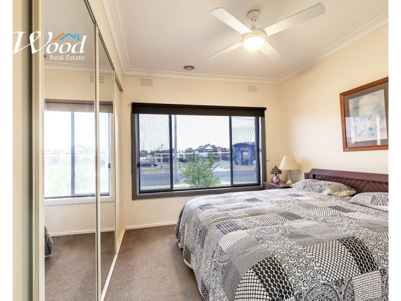385 Griffith Rd, Lavington NSW 2641