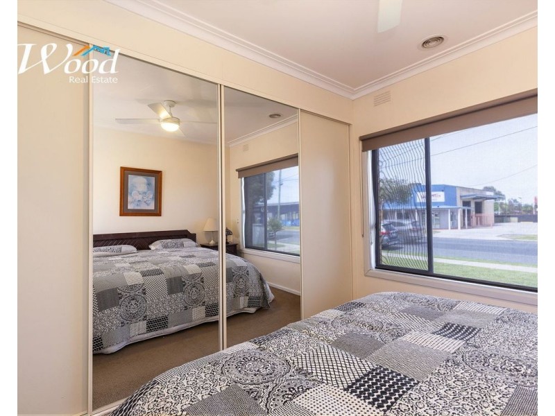 385 Griffith Rd, Lavington NSW 2641