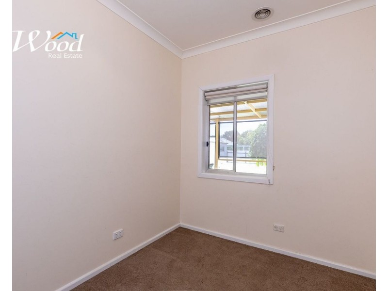385 Griffith Rd, Lavington NSW 2641