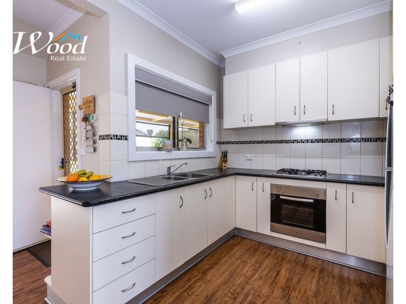 385 Griffith Rd, Lavington NSW 2641