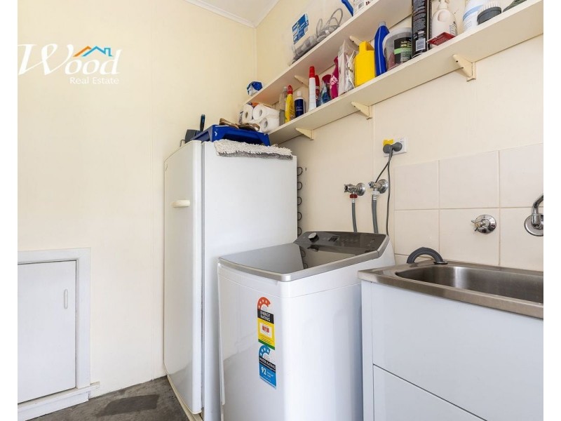 385 Griffith Rd, Lavington NSW 2641