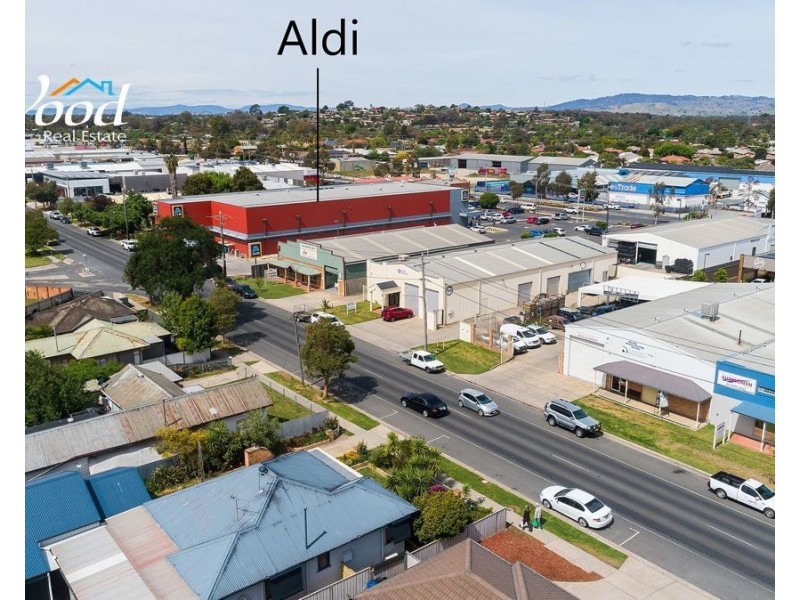 385 Griffith Rd, Lavington NSW 2641