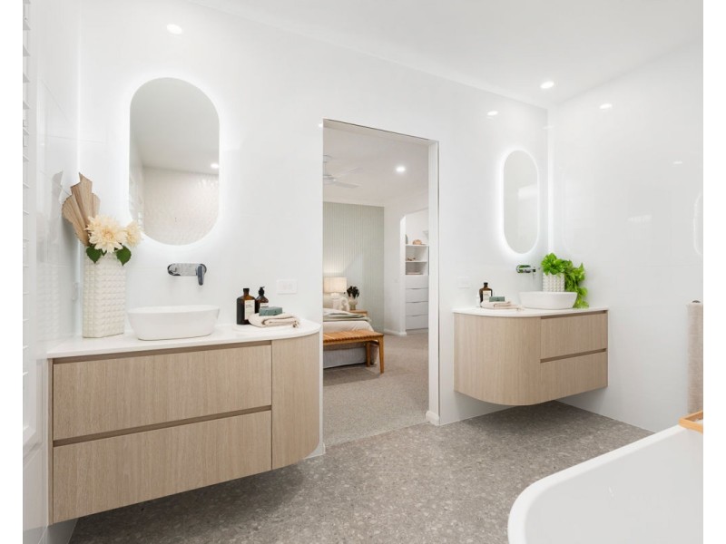 12 Rodeo Dr, Thurgoona NSW 2640