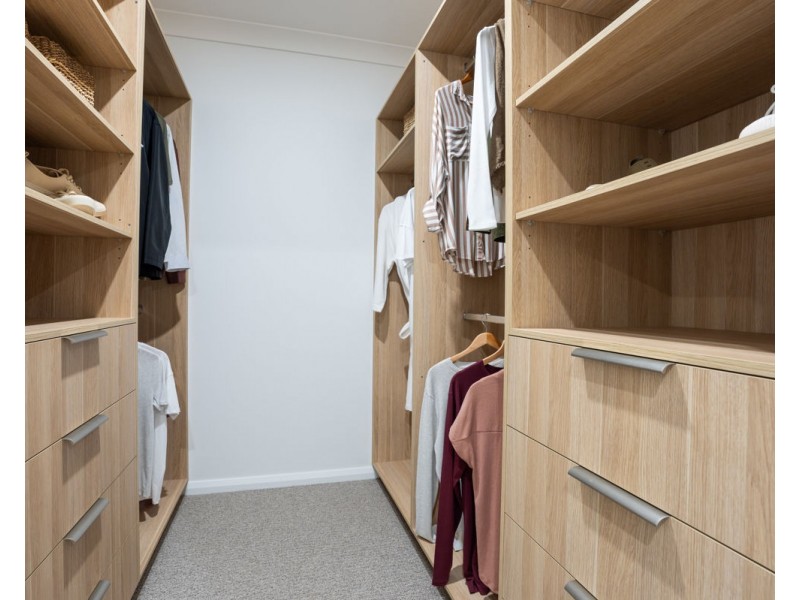 12 Rodeo Dr, Thurgoona NSW 2640