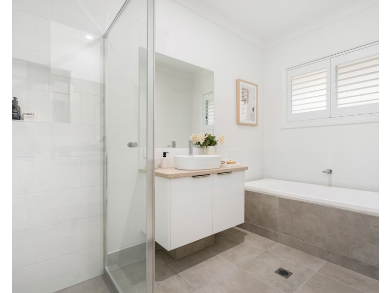 12 Rodeo Dr, Thurgoona NSW 2640