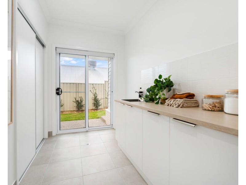 12 Rodeo Dr, Thurgoona NSW 2640