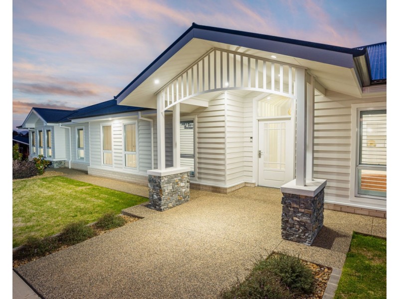 12 Rodeo Dr, Thurgoona NSW 2640