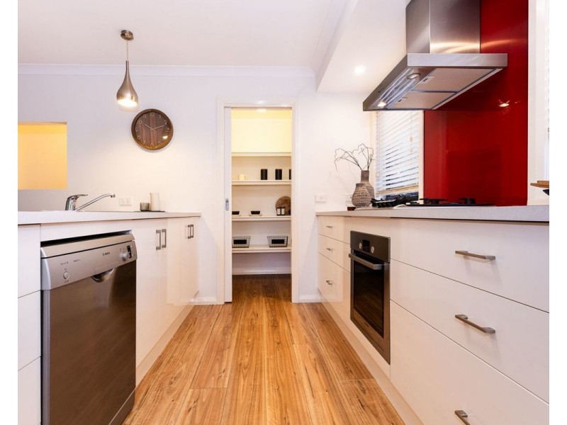 17 Tabletop Crt, Thurgoona NSW 2640