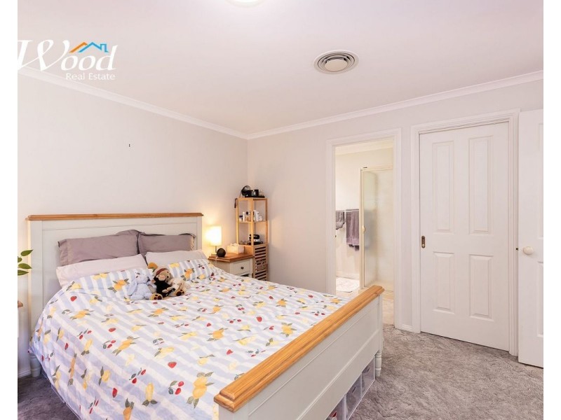 33 Honeysuckle St, Thurgoona NSW 2640