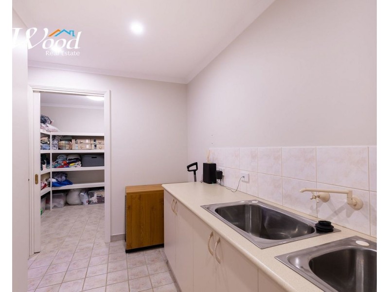 33 Honeysuckle St, Thurgoona NSW 2640