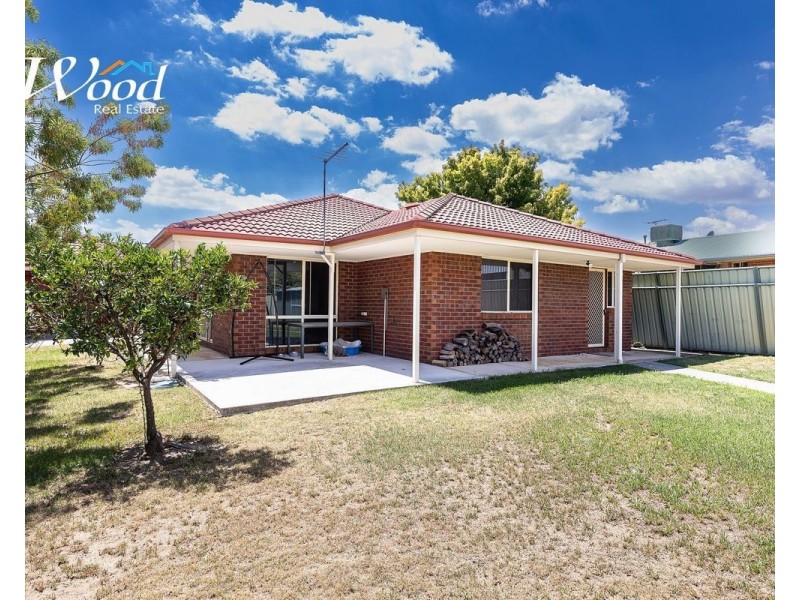 33 Honeysuckle St, Thurgoona NSW 2640