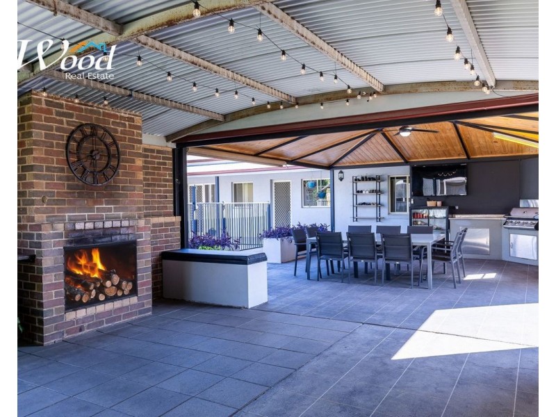 52 Hammer St,, Howlong NSW 2643