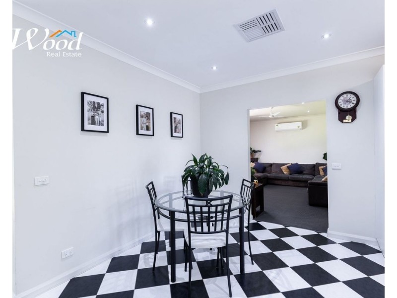 52 Hammer St,, Howlong NSW 2643