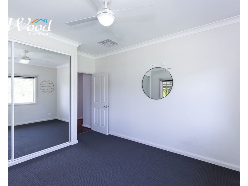 52 Hammer St,, Howlong NSW 2643